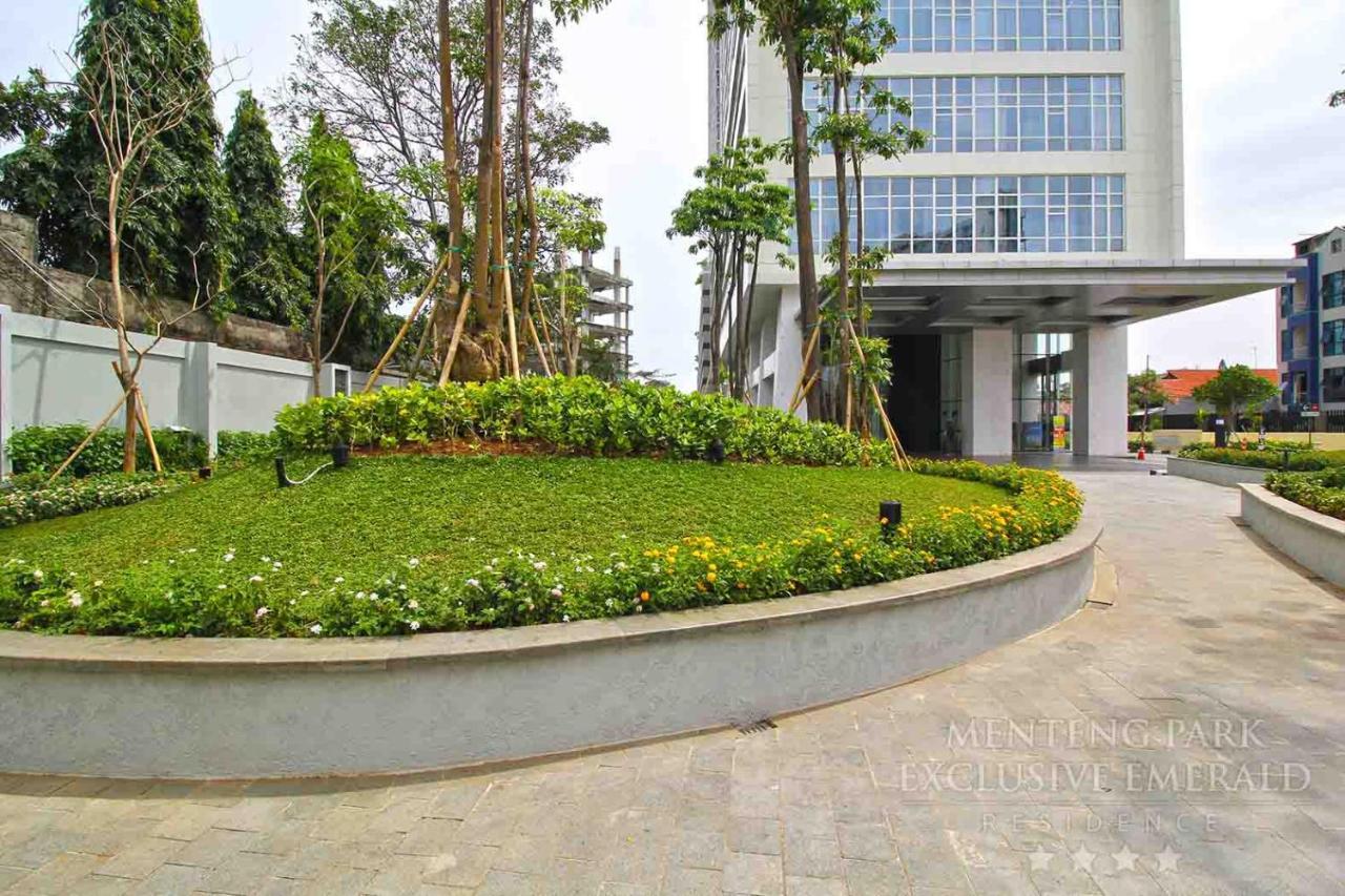 Menteng Park Exclusive Emerald Yakarta Exterior foto