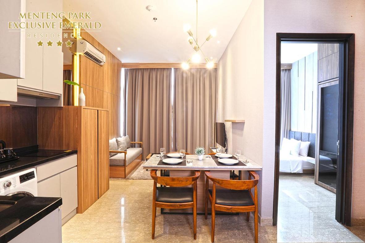 Menteng Park Exclusive Emerald Yakarta Exterior foto
