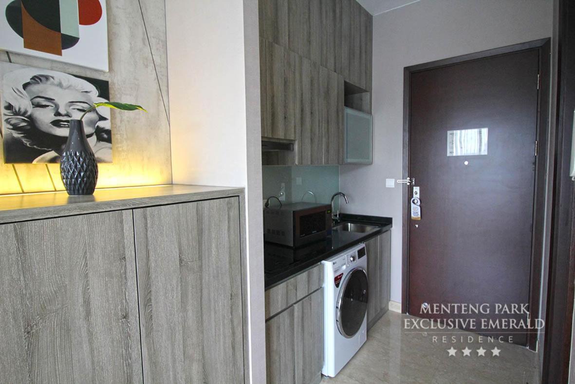 Menteng Park Exclusive Emerald Yakarta Exterior foto
