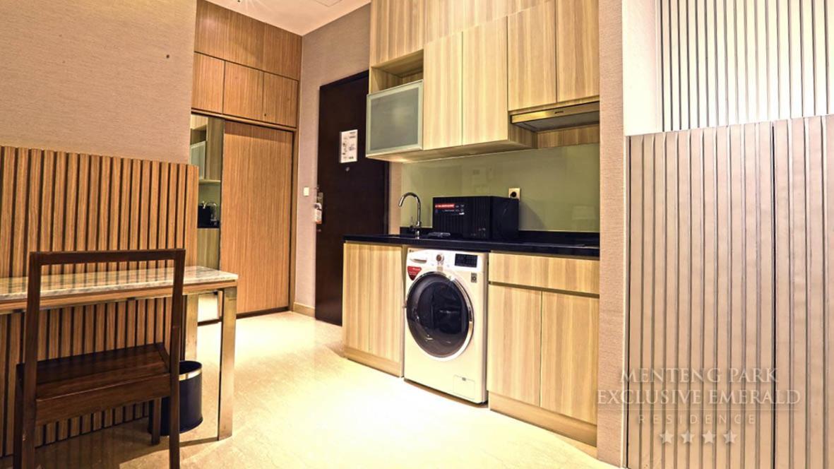 Menteng Park Exclusive Emerald Yakarta Exterior foto